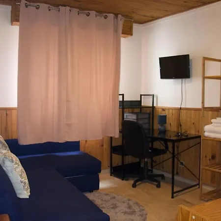 4 Pieces A - 20 Min De La Νίκαια